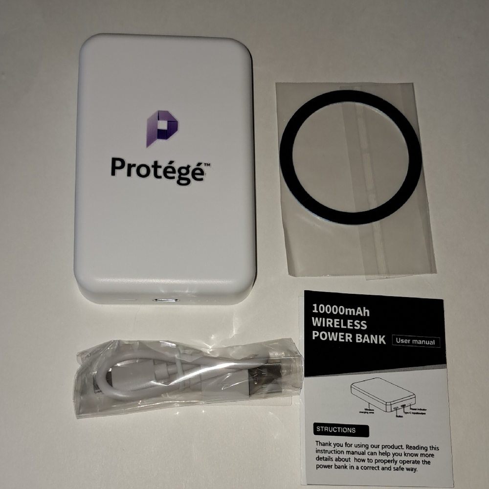 10,000 Milliamp Wireless Power Bank White Type C Input NIB